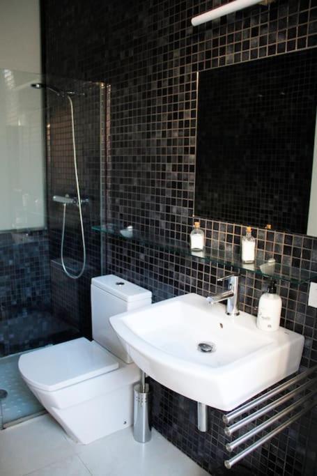 Cosy Apartment / Literally At The Foot Of Alhambra Granada Esterno foto